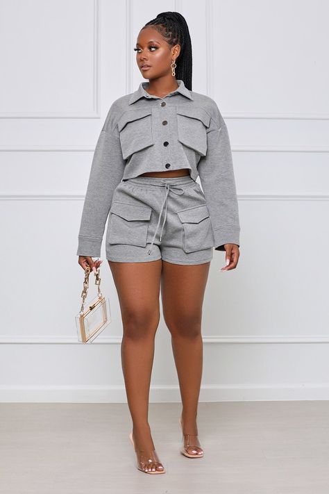 Concert Attire, Fancy Short Dresses, 2piece Outfits, American Dress, Crop Top With Jeans, Girls Dress Outfits, Cargo Short, Effortlessly Chic Outfits, African Fashion Women Clothing