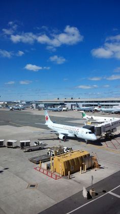 Toronto Airport Aesthetic, Canada Airport Toronto, Aeroport Aesthetic, Canada Airport, Toronto Pearson International Airport, Airplane Window View, Toronto Airport, Plane Photos, Funny Instagram Captions