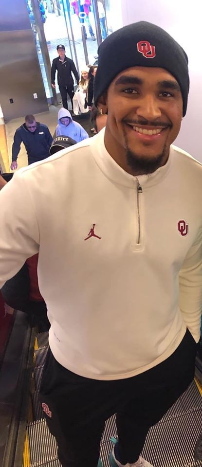 Jalen Hurts Girlfriend, Devonta Smith, Story Pics, Boy Squad, Black Kings, Boomer Sooner, Jalen Hurts, Character Inspo, The Boy Is Mine