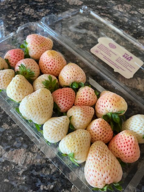 aesthetic | pink | white | fruits | berries | strawberries White Fruit, White Strawberries, Light Pink Strawberries, White Strawberry Aesthetic, Strawberry Snacks Aesthetic, Strawberry Plant Aesthetic, Types Of Berries, White Strawberry, Strawberry Farm