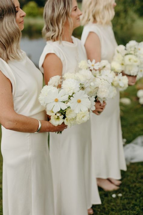 Featured Wedding 1 Modern Bridal Bouquets, Lemon And Honey, Bridesmaid Bouquet White, Aisle Flowers, White Bridesmaid, Daisy Wedding, White Bridal Bouquet, Southern Highlands, Santorini Wedding