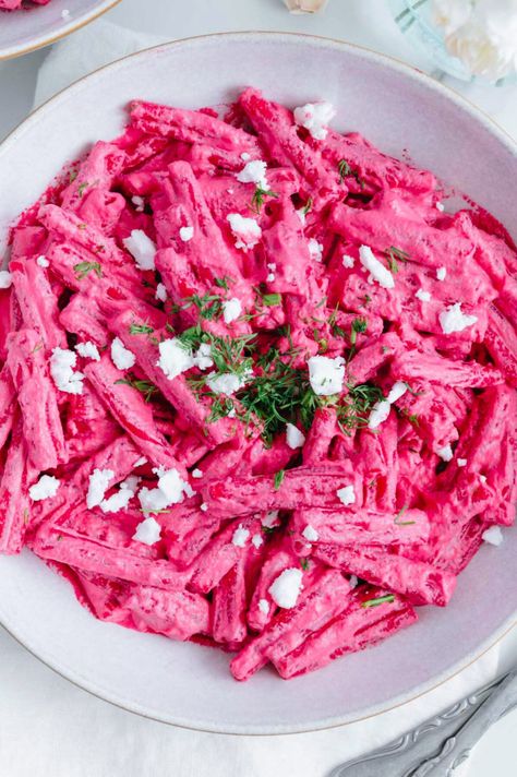 Vegan Beet Pasta, Beets Pasta Sauce, Vegan Pink Sauce Pasta, Vegan Pink Pasta, Barbie Pasta Recipe, Pink Pasta Recipe, Pink Pasta Sauce Recipes, Pink Meals, Beet Pasta Sauce