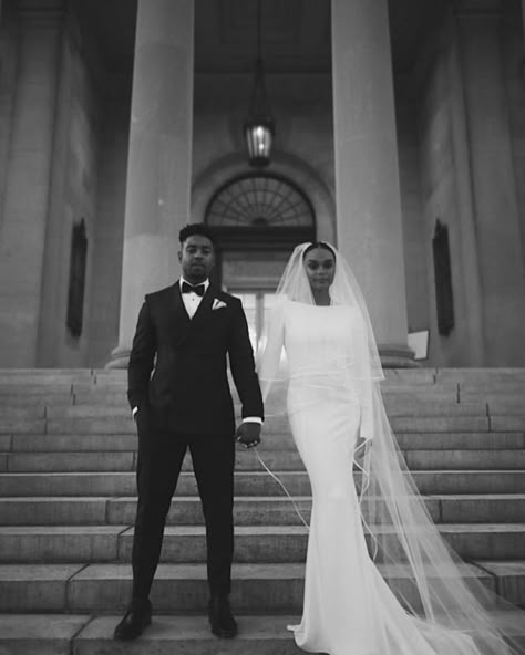 Wedding Picture Ideas Black People, White Wedding Photoshoot, Bride And Parents Pictures, Black Couple Wedding Photos, Black Married Couples, Black Women Wedding, Civil Wedding Photoshoot, Black Couple Wedding, Plus Size Wedding Photos