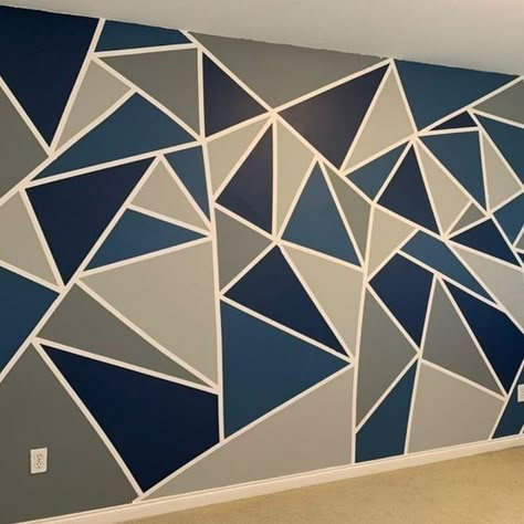 Pinta tu casa: la tendencia es geometría | Revista KENA México Geometric Wall Paint Patterns, Unique Wall Paint Designs, Wall Painting Ideas Bedroom Unique, Diy Wall Painting Techniques, Geometric Wall Painting, Room Paint Designs, Geometric Wall Paint, Wall Paint Patterns, Paint Patterns