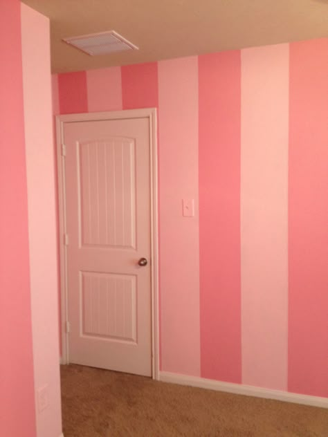 Adriana's Bedroom 2000s Room, Bedroom Ideas For Small Rooms Cozy, Pink Room Decor, Bedroom Wall Colors, Girly Room, Cute Bedroom Decor, Cute Room Ideas, Pretty Room, Dreamy Room