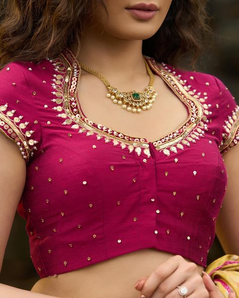 Cap Sleeve Blouse, Fashionable Saree Blouse Designs, Padded Blouse, Kurta Neck Design, Cap Sleeves Blouse, Elegant Blouse Designs, Blouse Neck, Readymade Blouse, Blouse Work