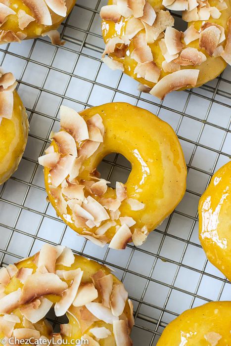 Mango Glaze, Doughnut Recipes, Homemade Nutella, Homemade Donuts, Doughnut Recipe, Mango Coconut, Delicious Donuts, Sweet Cravings, Baked Donuts