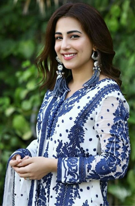 Ushna Shah Dresses, Ushna Shah, Cute White Dress, Bridal Dress Design, Stylish Dress Book, Pakistani Actress, Indian Beauty Saree, Ethnic Fashion, Stylish Dresses