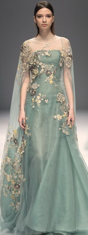 This is my perfect wedding dress If you ever realize take your head out of your ass that is... . Gaun Koktail, Floral Wedding Gown, Couture 2015, Dress Couture, Dress With Flowers, Green Gown, Princess Gown, Gorgeous Gowns, Fall Floral