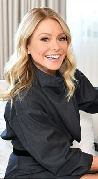 OutfitID – The user generated fashion dictionary of what celebrities wore and where to get it. 15-100 outfits added daily! Kelly Ripa Hair 2023, Kelly Ripa Hair, Mark Consuelos, Red Band Society, Body Hot, Grey Anatomy Quotes, Victoria Secret Outfits, Fashion Dictionary, Kelly Ripa