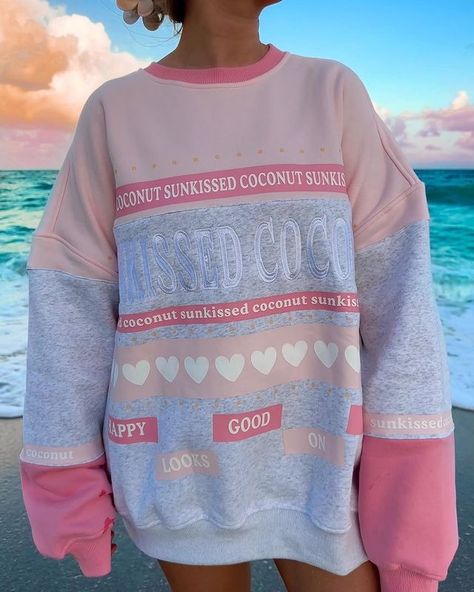 All Posts • Instagram Cute Colorful Outfits, Travel Sweatshirt, Luxury Paints, Oversize Sweatshirt, Sweatshirt Details, Preppy Sweater, Luxury Printing, Halloween Sale, Colourful Outfits