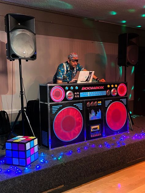 80s Themed Party, Decades Party, 80s Party Decorations, Dj Stand, 80s Birthday Parties, 90s Theme Party, 80s Decor, 80s Theme Party, Hip Hop Party