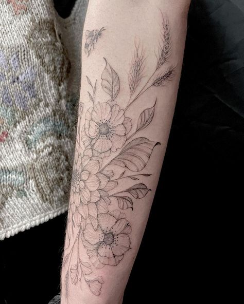 Flower Hip Tattoo, Ranunculus Tattoo, Forearm Tattoo Women, Tattoo Women, Anemone Flower, Sweet Peas, Hip Tattoo, Forearm Tattoo, Ranunculus