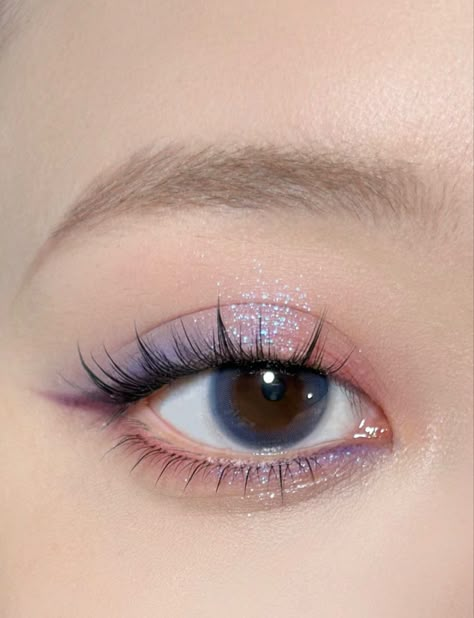 Homecoming Makeup Purple, Ocean Makeup, Makeup Inspired, Eye Makeup Looks, Cute Eye Makeup, Face Art Makeup, Korean Eye Makeup, Eye Makeup Pictures, Ethereal Makeup