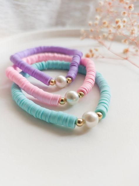 Clay Bead Bracelet Pearl, Etsy Bracelet Ideas, Pearl Heishi Bracelet, Clay Bead Bracelet Ideas Pearl, Bracelet Ideas With Glass Beads, Fimo Bracelet Ideas, Fimo Beads Bracelet, Clay Bead Bracelet Ideas With Pearls, Bracelet Ideas With Pearls