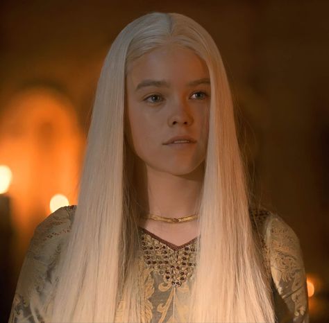 Milly Alcock as Princess Rhaenyra Targaryen in episode four of House of the Dragon Millie Alcock, Targaryen Hair, Milly Alcock, Queen Of Dragons, Dragon Icon, Olivia Cooke, Paternity Test, Hollywood Costume, Targaryen Aesthetic