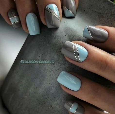 Pin by Silvina Rivero on uñas in 2022 | Sparkly nails, Stylish nails designs, Chic nails Sophisticated Gel Nails, Gray And Navy Nails, Ombré Grey Nails, Simple Grey Nails, Gray Nails With Design, Gray Nails Ideas, Corporate Nails, Nail Art Gris, Gray Nail Art