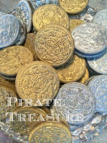 Pirate Treasure Birthday Party, Princess And Pirate Party, Pirate Party Decorations Diy, Pirate Baby Shower Ideas, Table Pirate, Pirate Party Food, Mermaid Pirate Party, Pirate Themed Birthday Party, Pirate Wedding