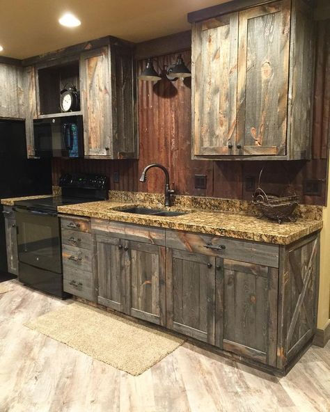 Southwestern Bathroom, Dapur Rustic, Steel Backsplash, Pallet Kitchen, Men Cave, Fishing Cabin, 2024 Kitchen, Rustic Kitchen Cabinets, Inside House