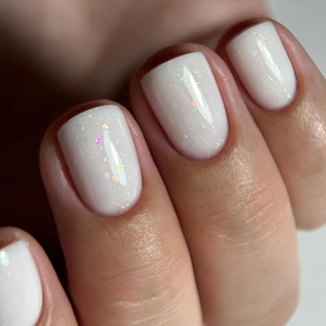 Milky White Nails 22 Ideas: Timeless Elegance for 2024 – 2025 Nail 2025 Trends, Winter Neutral Nail Colors, Milky Chrome Nails, Pearly White Nails, Winter White Nails, White Sparkly Nails, Ivory Nails, Milky White Nails, Neutral Nail Color