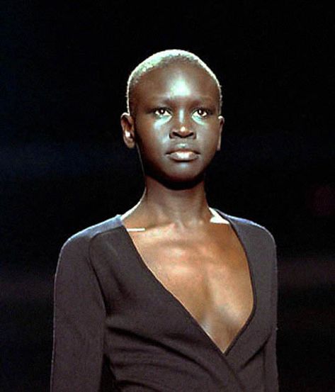 alek wek @ alessandro dell aqua ss00 Alek Wek 90s, Alek Wek, Flamboyant Natural, Art Assignments, 90s Models, Strike A Pose, Vintage Beauty, Beautiful Woman, Style Icons