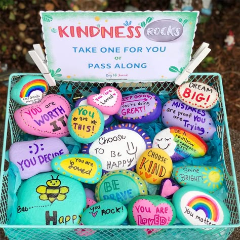 Rocks Of Kindness, Painting Kindness Rocks, Stamp Craft Ideas, Rock Painting Activity, Rock Painting Kindness, Kindness Lesson Plans Elementary, Jr Kindergarten Activities, Positive Affirmation Rocks, Kindness Quotes For School