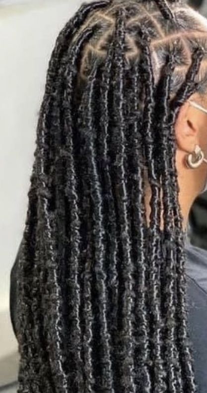 False Locs Hairstyles For Women, False Locs, Skunk Stripe Soft Locs, Locs With Skunk Stripe, Black And Blonde Skunk Stripe Locs, Skunk Stripe Dread Locs, Black And White Locs Black Women, Faux Locs Hairstyles, Braids For Black Women