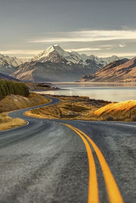 R o a d Empty Road, Mount Cook, Fotografi Iphone, Matka Natura, Road Photography, Beautiful Roads, Scenic Roads, Middle Of Nowhere, Winding Road