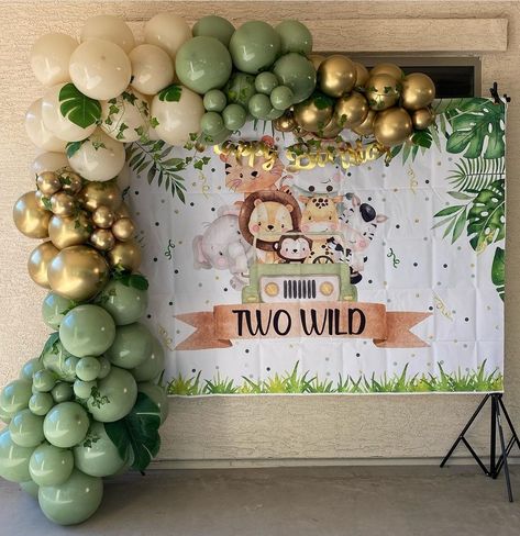 Safari Birthday Party Two Wild, Safari Birthday Decorations Jungle Theme, Zoo Backdrop Ideas, Jungle Decorations Birthday, Boys Birthday Decorations At Home, Safari Themed Birthday Party Decoration, 1st Birthday Jungle Theme, Jungle Theme Birthday Decoration, Jungle Theme Birthday Party Decorations