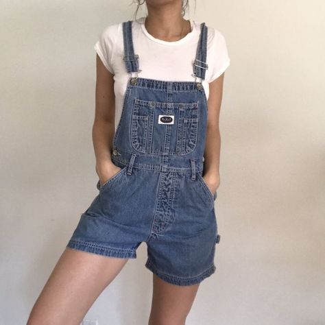 Short Overalls Outfit, Roadtrip Outfits, Overalls Outfit Short, Overalls Aesthetic, Dungarees Outfits, Rachel Green Style, 2021 Outfits, Overalls Casual, Overall Outfit