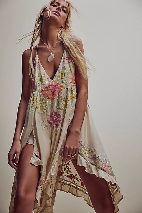 Full Bloom Top | Free People Moda Hippie, Look Festival, Festival Outfit, Grunge Fashion, Boho Outfits, Free People Tops, Floral Embroidery, Dress To Impress, Boho Fashion