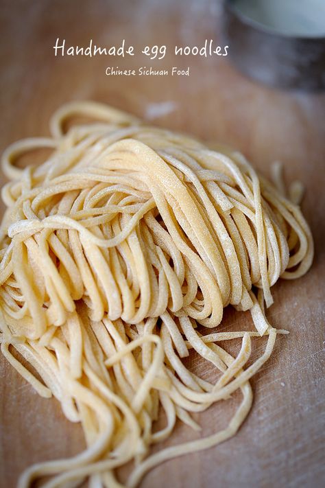 Chinese Egg Noodles, Noodle Recipes Homemade, Egg Noodle Recipes, Lo Mein Noodles, Homemade Egg Noodles, Chinese Egg, Chinese Noodles, Homemade Noodles, Chow Mein