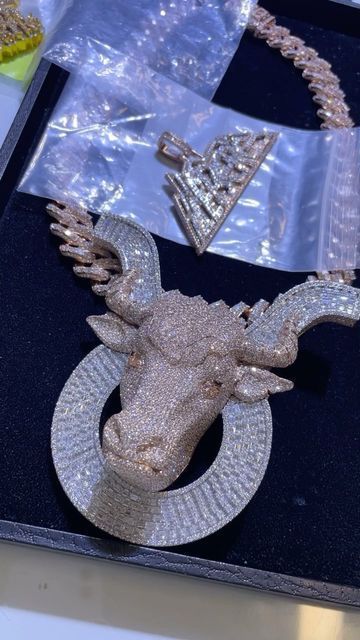 Big Diamonds, Royal Chain, Polo G, Rapper Jewelry, Custom Pendant, Black Men Fashion Swag, Expensive Jewelry Luxury, Freezer Burn, Dope Outfits For Guys