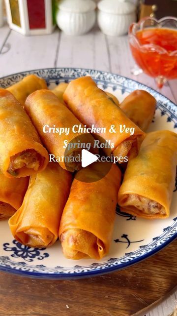 Azmia Iqbal on Instagram: "Crispy Spring Rolls are my weakness!🤤   Make these classic chicken & veg spring rolls for Ramadan & serve them with some sweet chilli sauce on the side. In this video I'll show you the recipe for the spring rolls.   Follow me @miasweetsneats & stay tuned for the recipe for the sweet chilli sauce in the next video!  ( Makes 40 )   Filling: 3 tbsp neutral oil 2 tbsp minced garlic 1 tbsp minced ginger 2 chopped green chillies  1 green bell pepper, julienned 200g carrot, julienned 200g cabbage, julienned 1 small bunch of spring onion - separate whites & greens, cut lengthwise  1/2 tsp salt  300g chicken breast  1 tbsp light soy sauce 1 tbsp dark soy sauce 1 tsp hot sauce  Pinch of sugar ( can sub with 1/2 tsp ketchup )  2 tsp crushed black pepper 1 tsp chilli flakes Spring Roll Video, Veg Spring Rolls Recipes, Veg Recipes Videos, Veg Roll Recipe, Chicken Spring Roll Recipe, Sweet Chilli Sauce Recipe, Chicken Spring Roll, Veg Roll, Veg Spring Rolls