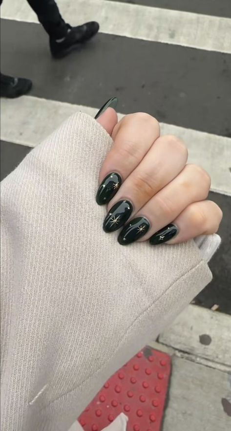 Moody Acrylic Nails, Zodiac Nails Taurus, Black Starry Nails, Acotar Nails Ideas, Almond Dark Nails, Nightcourt Acotar Nails, Celestial Nail Art Starry Nights, Dark Acrylic Nails Designs, Cute Dark Nails