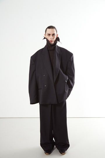 Hed Mayner, Leather Scarf, Menswear Fashion Show, Menswear Fashion, Winter 2022, Fall 2022, Mode Inspo, Menswear Collection, Fashion Show Collection