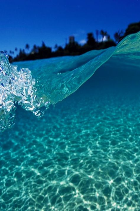 Waimea Bay North Shore Oahu Island Hawaii No Wave, Marine Love, Clear Blue Water, Ocean Wallpaper, Beautiful Ocean, Sea And Ocean, Ocean Photography, Ocean Life, Ocean Beach