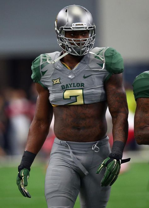 Shawn Oakman, Cool Football Helmets, Cool Football Pictures, Baylor Football, Football Swag, College Football Uniforms, Football Drip, Nfl Football Pictures, Power Art