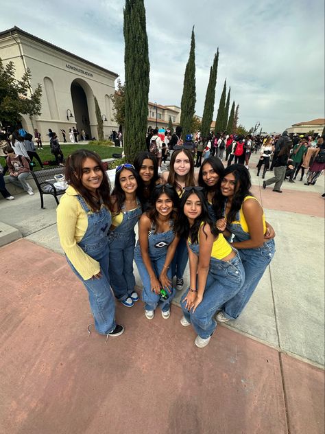 Minion Spirit Day Outfit, Minion Outfit Ideas Spirit Week, Minion Movie Outfit, Disney Hoco Theme Outfits, Celeb Spirit Day, Clique Day Spirit Week, Twin Dat Spirit Week Outfits, Disney Hoco Costumes, Quad Group Halloween Costumes