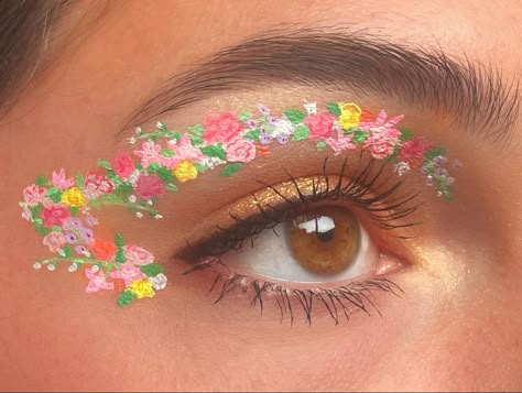 Cinco De Mayo Makeup, Spring Eye Makeup, Eyeshadow Designs, Pastel Eyeshadow, Eyeliner Designs, Vampire Bride, Bright Lipstick, Makeup Drawing, Flower Makeup