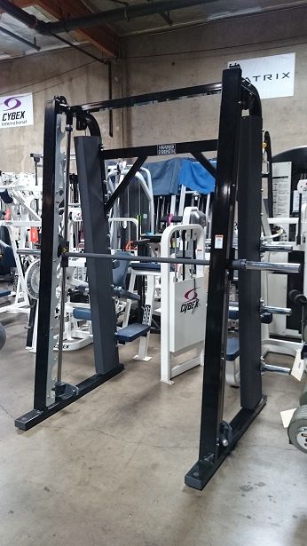 Hammer Strength, Powerlifting Gym, Smith Machine, La Forge, Effective Workouts, Fitness Equipment, Powerlifting, Fitness Center, Strength Training