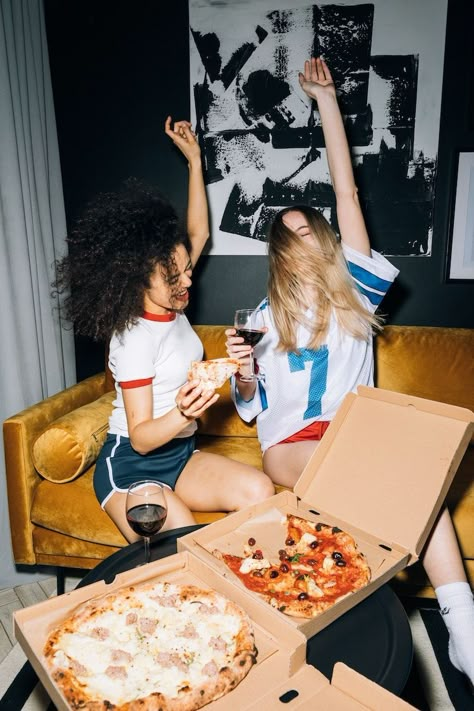 Delivery Photoshoot, Outfit Ideas To Travel, Sedona Bachelorette, Funny Kid Jokes, Naples Pizza, Yo Mama Jokes, Adult Slumber Party, Boston Pizza, Blaze Pizza