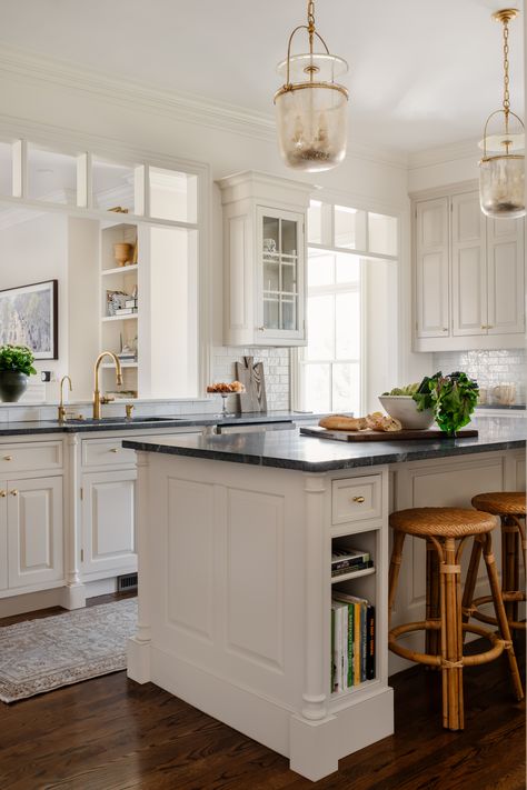 Timeless Cabinetry Colors | Elements of Style Traditional Southern Home Exterior, Old Florida Interior Design, Cabinetry Colors, Nantucket Style Homes Interior, Erin Gates Design, British Kitchen, Edgecomb Gray, Creek House, Timeless Home