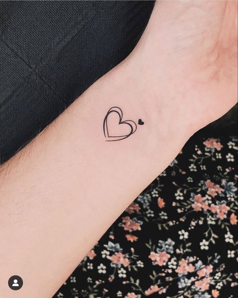 Heart Tattoo On Wrist Ideas, Hart Tattoo Design, Small Piece Tattoo, Mini Tattoos Heart, Mini Friendship Tattoos, 2 Hearts Tattoo, Dainty Heart Tattoo, Mini Tattoos Family, Heart Tattoo On Hand