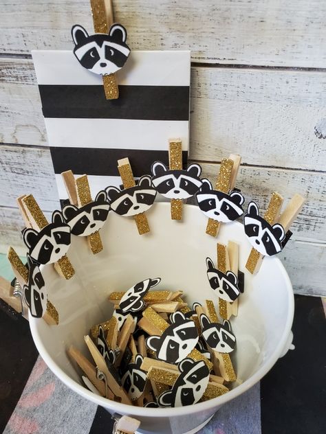 Woodland Baby Shower Theme Gifts, Raccoon Birthday Party Ideas, Raccoon Themed Birthday Party, Raccoon Baby Shower Ideas, 1st Birthday October, Woodland Party Favors, Raccoon Party, Baby Shower Treats, Birthday October