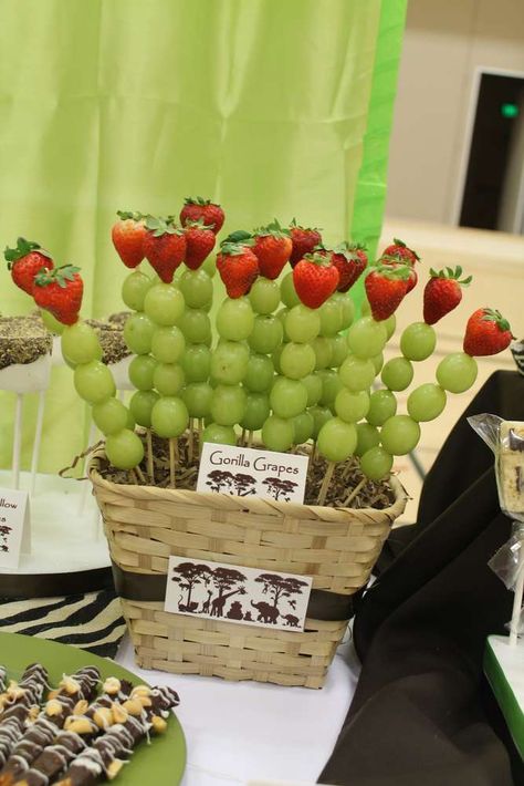 Jungle, Safari, Animals Baby Shower Party Ideas | Photo 7 of 19 | Catch My Party Bos Baby, Jungle Safari Animals, Jungle Safari Baby Shower, Jungle Thema, Lion King Baby Shower, Baby Shower Safari Theme, Fruit Basket Gift, Boy Baby Shower Ideas, Jungle Baby Shower Theme