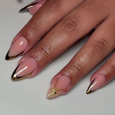 trynabeauty  - - - - - - - - - #nails #goldnails #almondnails #almondnailshape #goldfrenchtips #birthdaynails #chainnails #cross #blackgirlnails #latinanails #cltnails #rush #sorority #atlnails #columbiascnails #nailsofinstagram Gold Nails Acrylic Almond, White And Gold Almond Nails, Gold Cross Nails, Gold Nails Almond, Cross Nail Designs, Rush Sorority, Latina Nails, Stiletto Nails Short, Gold Acrylic Nails