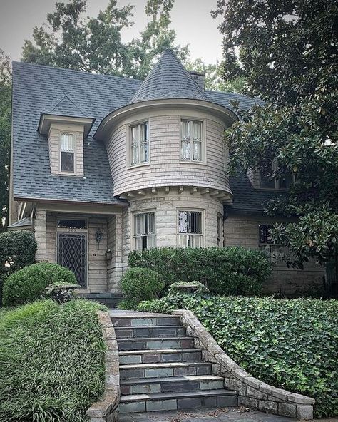 Houses With Turrets, Julie Mccullough, Turret House, Turret Room, Queen Anne House, Storybook House, Bob Vila, House Portraits, Architecture Old