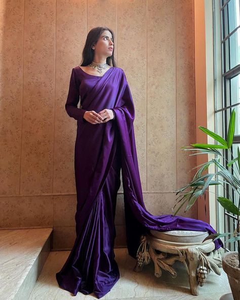 Satin Saree Outfit Ideas, Blouses For Satin Sarees, Indian Sari Dress Traditional, New Trend Sarees For Farewell, Saari Designs Latest For Wedding, Satin Saree Styling, Saari Designs Latest For Girls Farewell, Indian Sari Dress Modern, Dark Colour Saree For Farewell