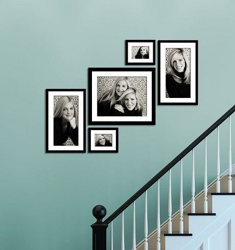 Love the color and photo arrangement/placement. Stairway Pictures, Foto Scale, Picture Frame Arrangements, Stairway Photos, Stairway Gallery, Stairway Gallery Wall, Frame Arrangement, Gallery Wall Staircase, Staircase Wall Decor